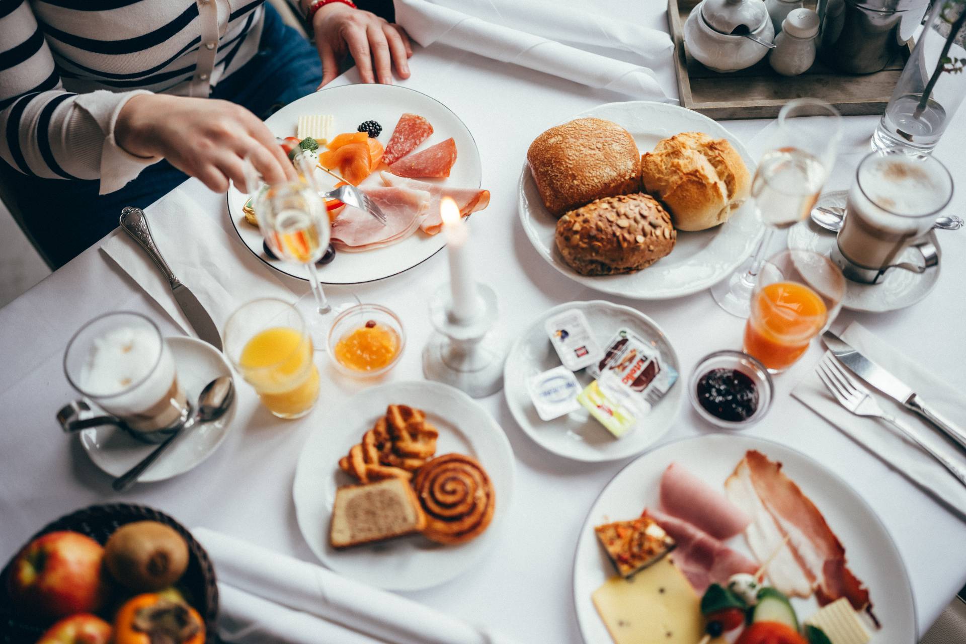 Start the day strengthened with our delicious breakfast: Regional. Quality. Multifaceted. - Landidyll Hotel Weidenbrück