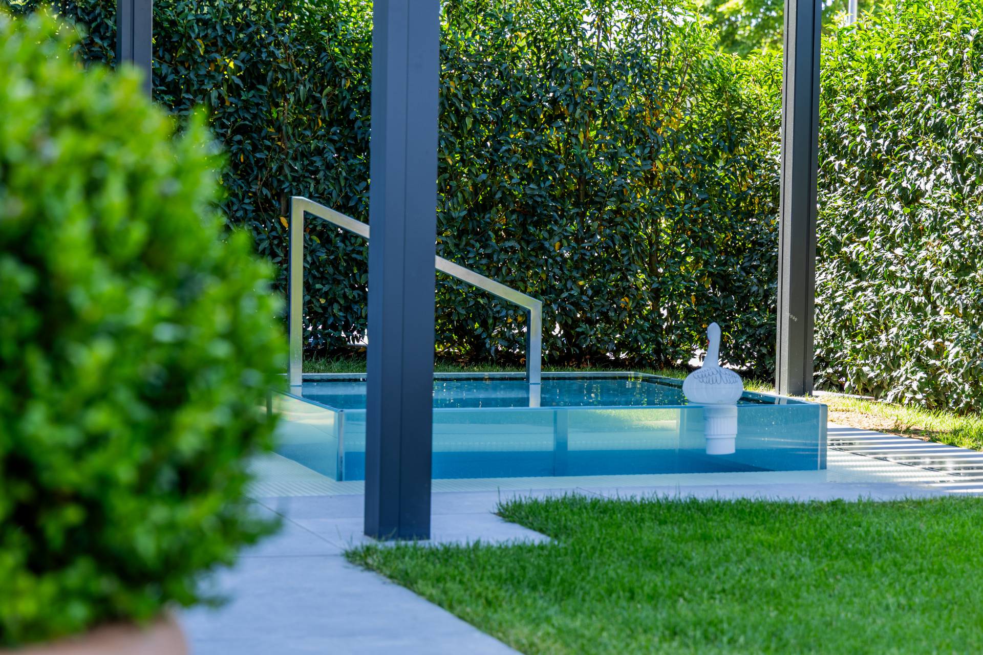 Outdoor-Wellnessgarten mit Ice Cube Tauchbecken: Natur, frische Luft & intensive Abkühlung - Landidyll Hotel Weidenbrück