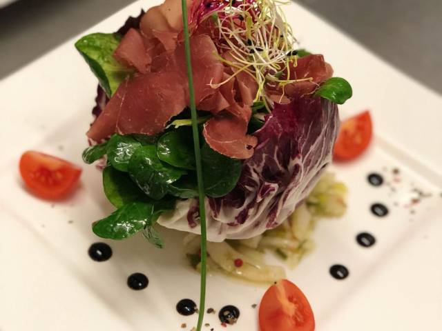Essen im Restaurant Weidenbrück