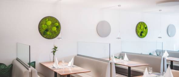Modern eingerichtetes Restaurant Elis Deli im Swisttal
