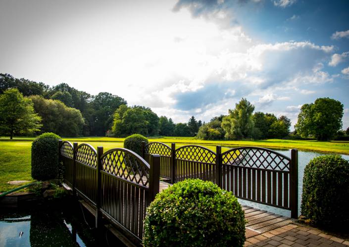 Brücke auf der Golfanlage im Swisttal